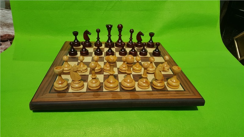 Ahşap satranç